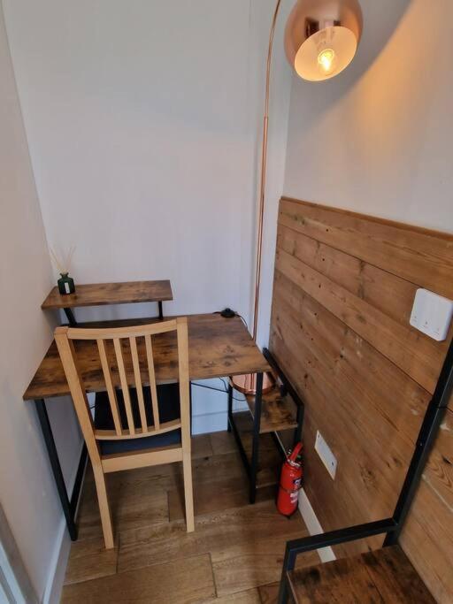 Two-Bedroom Cosy Country Lodge With Private Patio Greenhithe Buitenkant foto