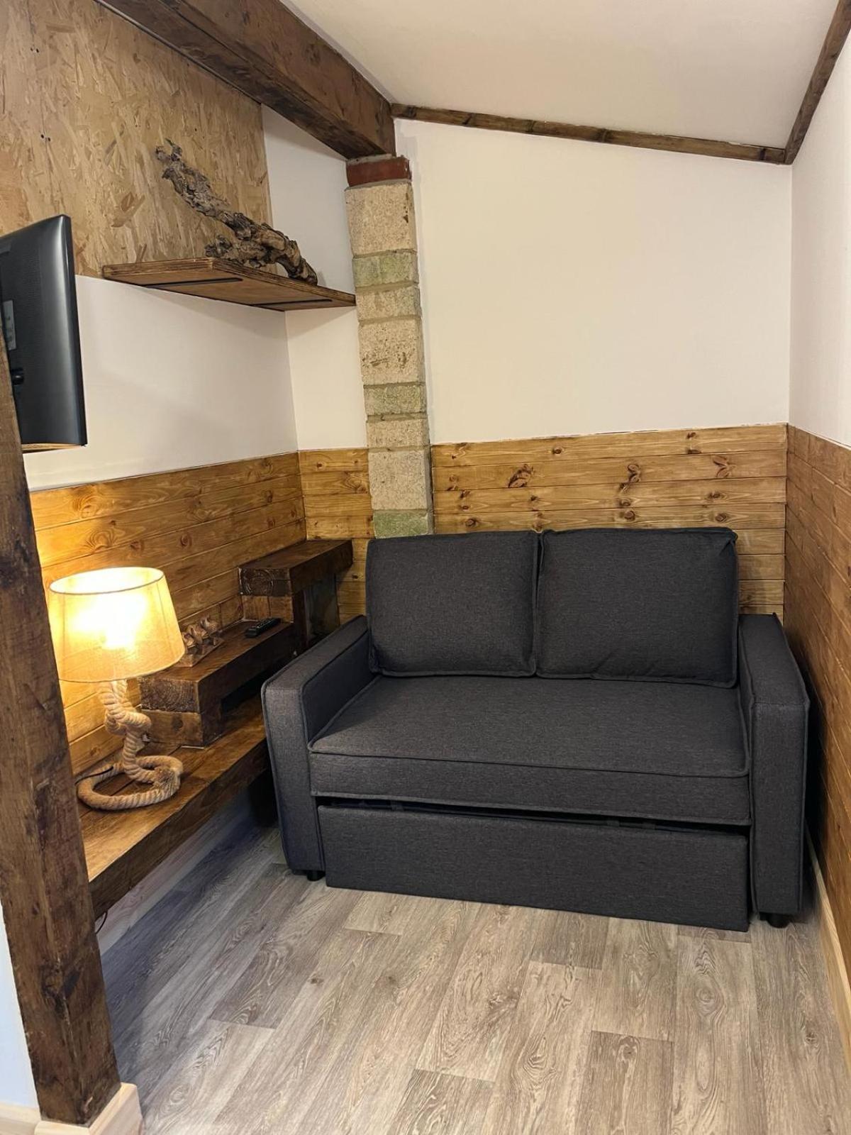 Two-Bedroom Cosy Country Lodge With Private Patio Greenhithe Buitenkant foto